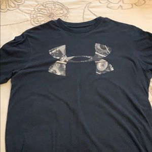 Medium Under Armour HeatGear T-Shirt